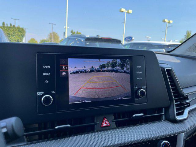 Photo of 2024 Snow White Pearl Kia Sportage
