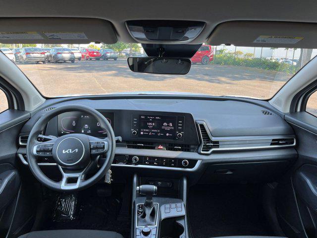 Photo of 2024 Snow White Pearl Kia Sportage
