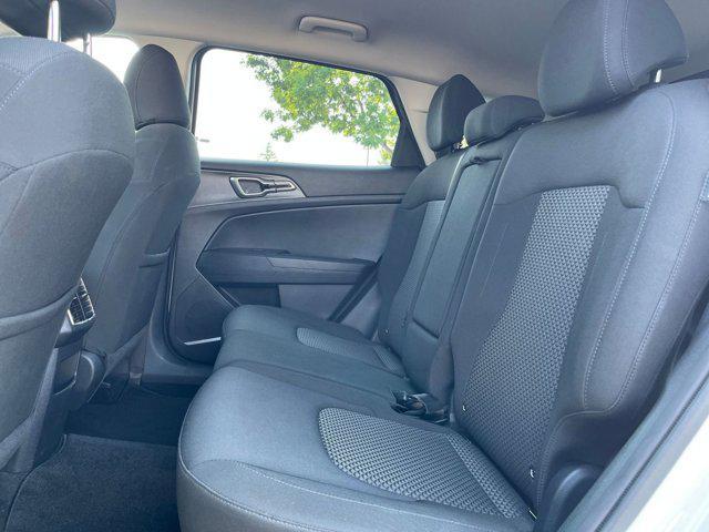 Photo of 2024 Snow White Pearl Kia Sportage