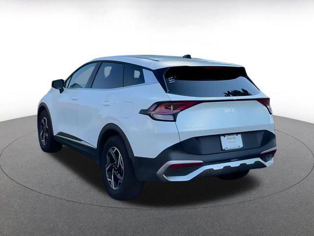Photo of 2024 Snow White Pearl Kia Sportage