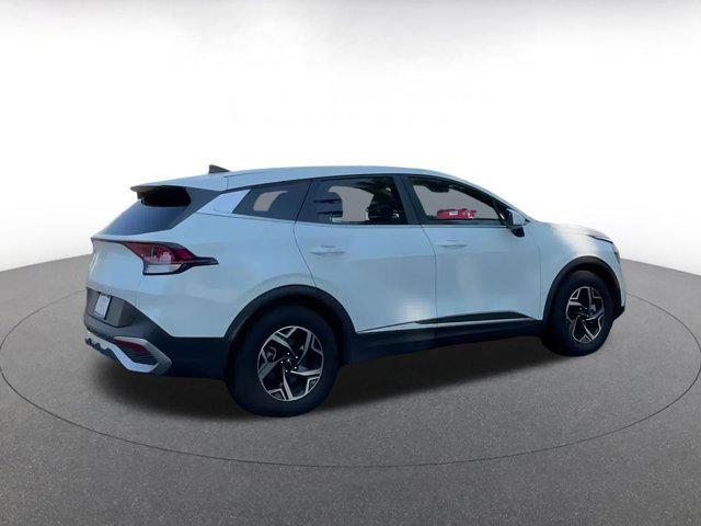Photo of 2024 Snow White Pearl Kia Sportage