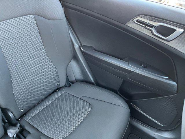 Photo of 2024 Snow White Pearl Kia Sportage