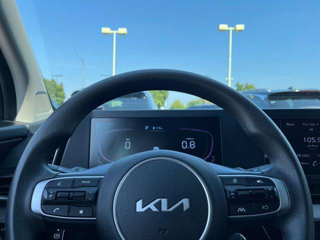 Photo of 2024 Snow White Pearl Kia Sportage