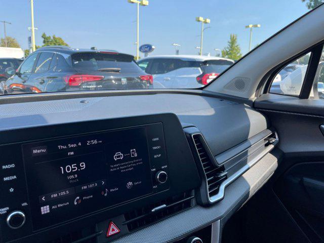 Photo of 2024 Snow White Pearl Kia Sportage