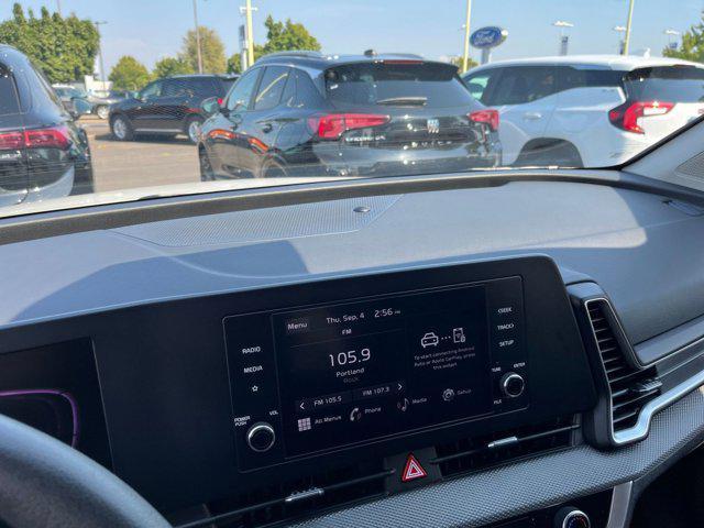Photo of 2024 Snow White Pearl Kia Sportage
