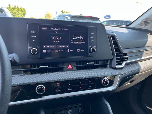 Photo of 2024 Snow White Pearl Kia Sportage