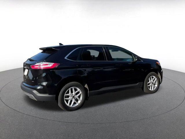 Photo of 2024 Agate Black Metallic Ford Edge