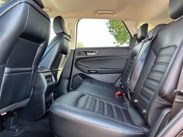 Photo of 2024 Agate Black Metallic Ford Edge