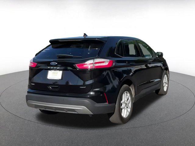 Photo of 2024 Agate Black Metallic Ford Edge