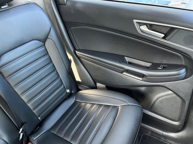 Photo of 2024 Agate Black Metallic Ford Edge