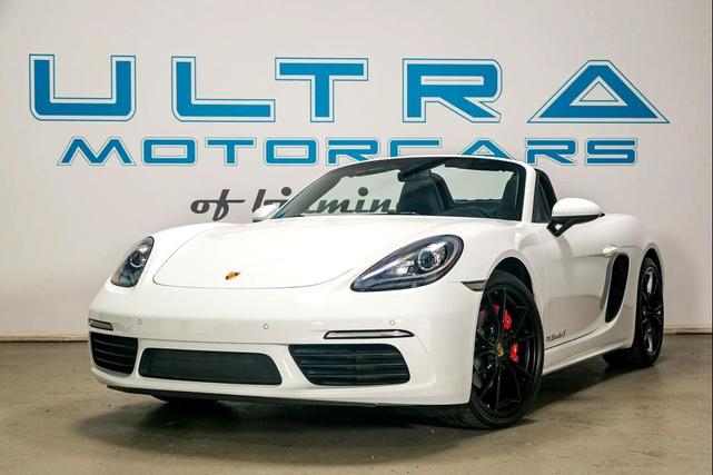 Photo of 2018 Guards Red Porsche 718 Boxster