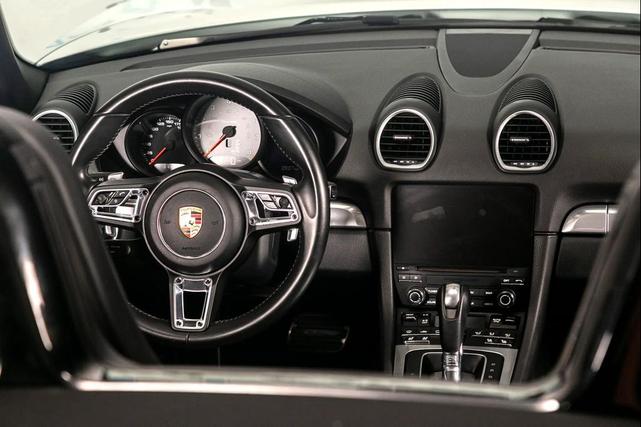 Photo of 2018 Guards Red Porsche 718 Boxster