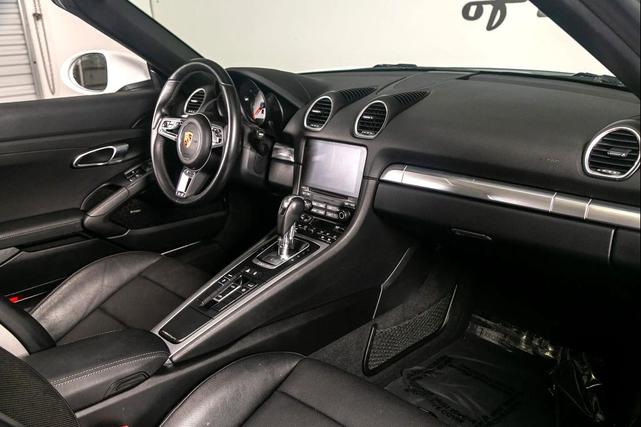 Photo of 2018 Guards Red Porsche 718 Boxster