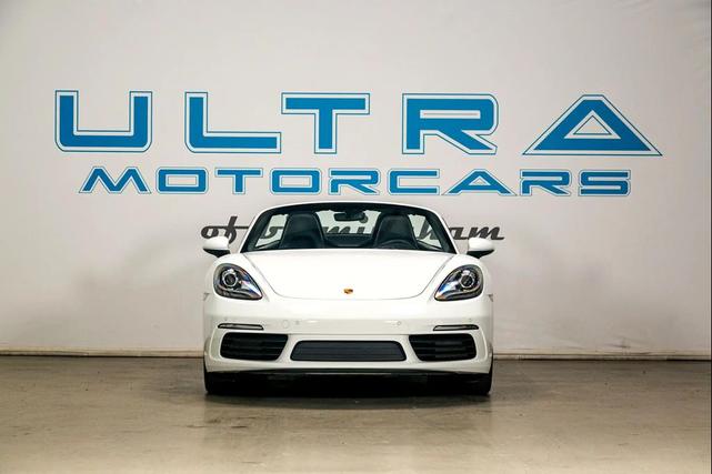 Photo of 2018 Guards Red Porsche 718 Boxster