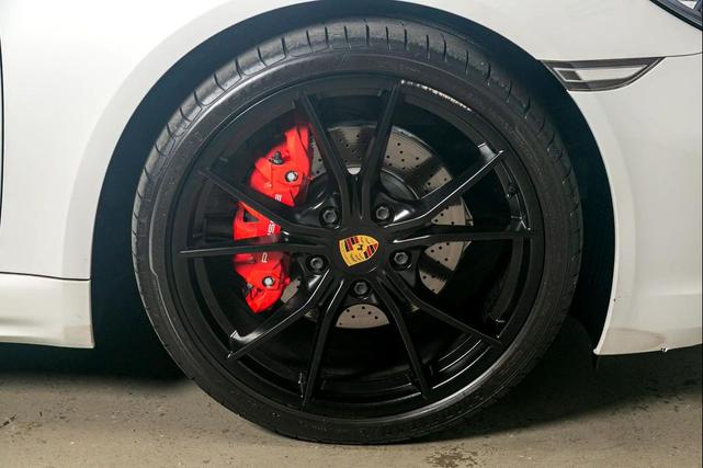 Photo of 2018 Guards Red Porsche 718 Boxster