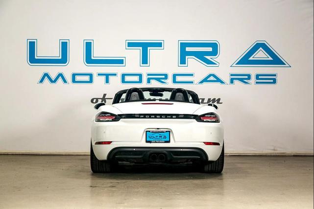 Photo of 2018 Guards Red Porsche 718 Boxster