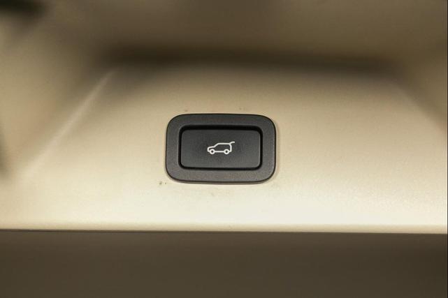 Photo of 2017 WHITE Land Rover Range Rover