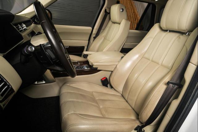 Photo of 2017 WHITE Land Rover Range Rover