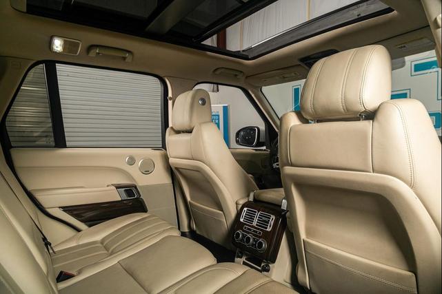 Photo of 2017 WHITE Land Rover Range Rover