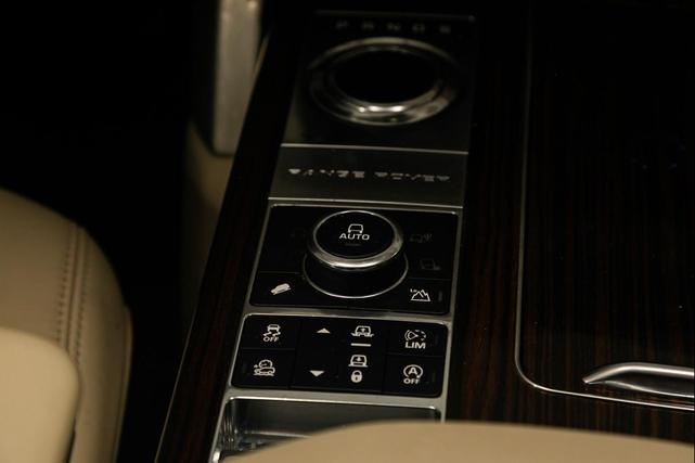 Photo of 2017 WHITE Land Rover Range Rover