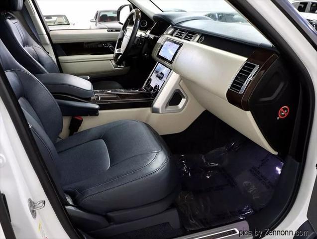 Photo of 2018 White Land Rover Range Rover