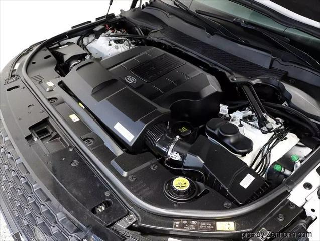 Photo of 2018 White Land Rover Range Rover
