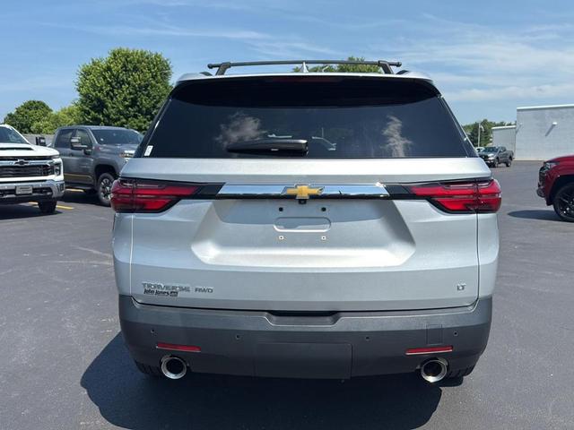 Photo of 2022 Silver Ice Metallic Chevrolet Traverse