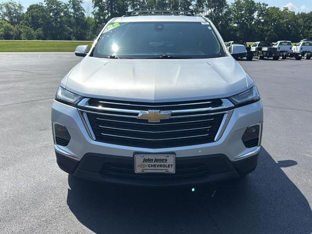 Photo of 2022 Silver Ice Metallic Chevrolet Traverse