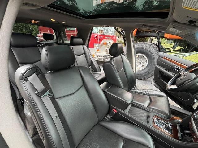 Photo of 2009 Black Cadillac SRX