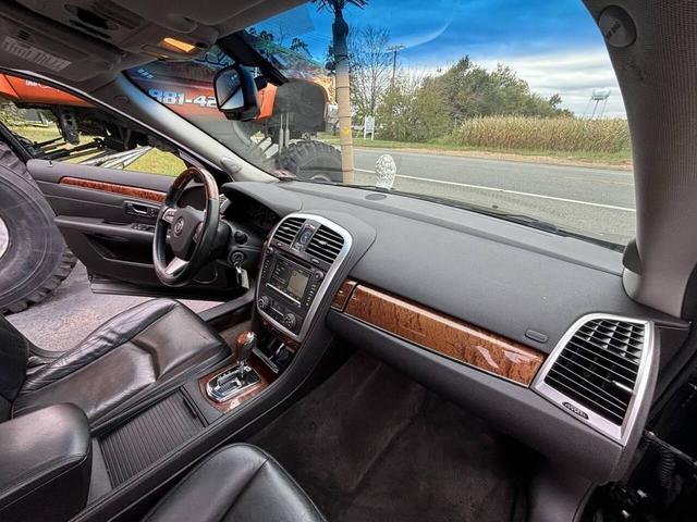 Photo of 2009 Black Cadillac SRX