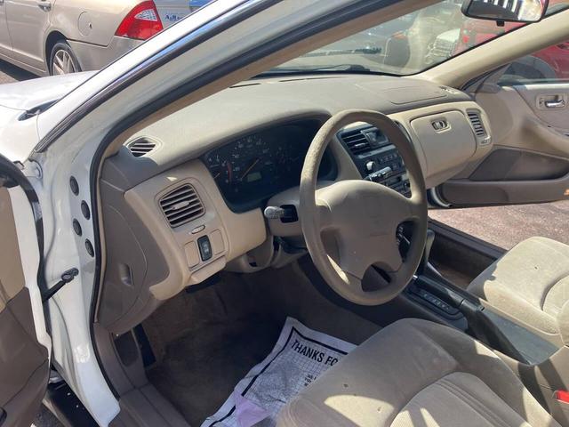 Photo of 2000 Taffeta White Honda Accord
