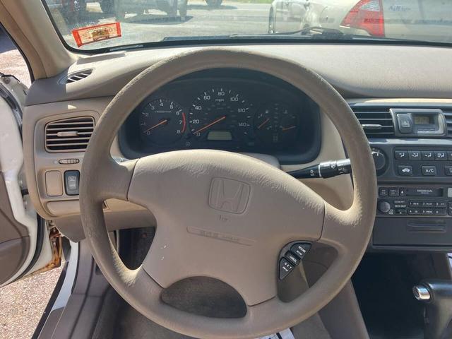 Photo of 2000 Taffeta White Honda Accord