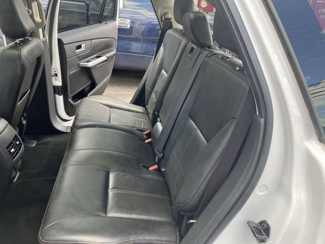 Photo of 2012 White Ford Edge