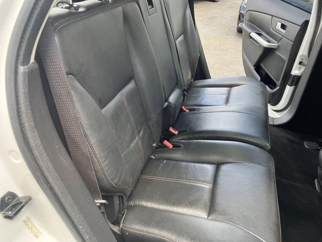 Photo of 2012 White Ford Edge