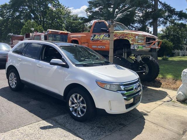 Photo of 2012 White Ford Edge
