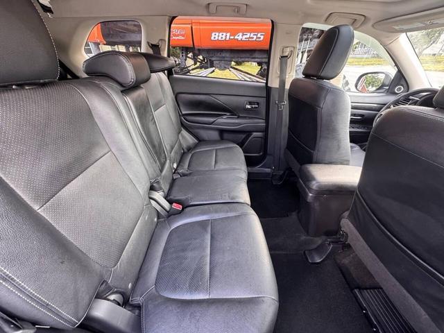 Photo of 2016 Cosmic Blue Metallic Mitsubishi Outlander