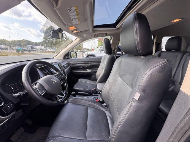Photo of 2016 Cosmic Blue Metallic Mitsubishi Outlander