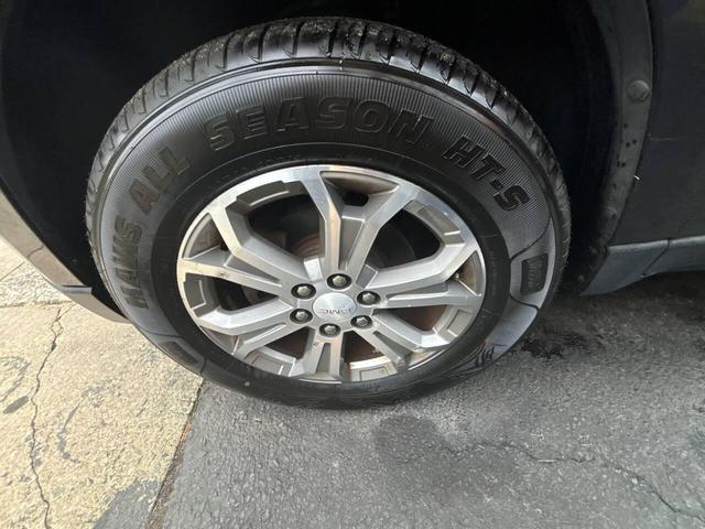 Photo of 2015 Iridium Metallic GMC Acadia