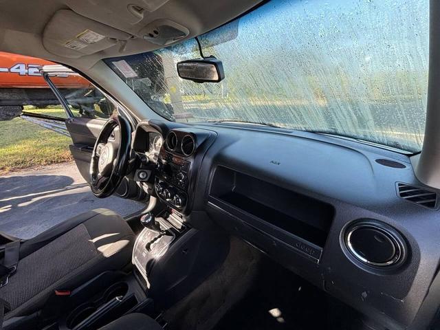 Photo of 2014 Black Clearcoat Jeep Patriot