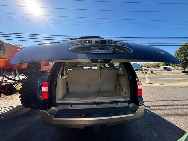 Photo of 2011 Black Ford Expedition