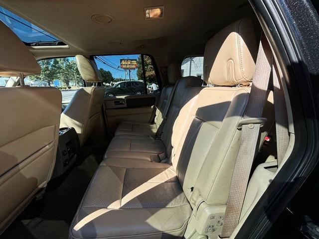 Photo of 2011 Black Ford Expedition