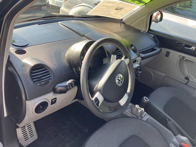 Photo of 1998 Black Volkswagen New Beetle