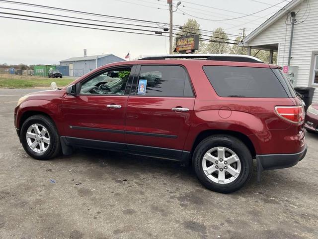 Photo of 2008 Burgundy Saturn Outlook