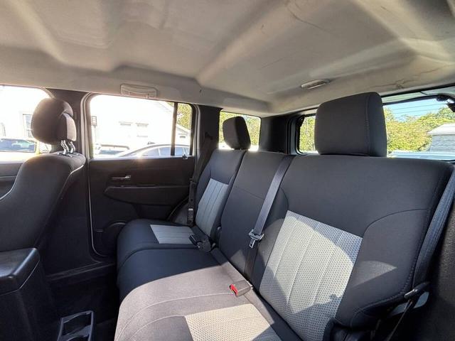 Photo of 2010 Light Sandstone Metallic Clearcoat Jeep Liberty