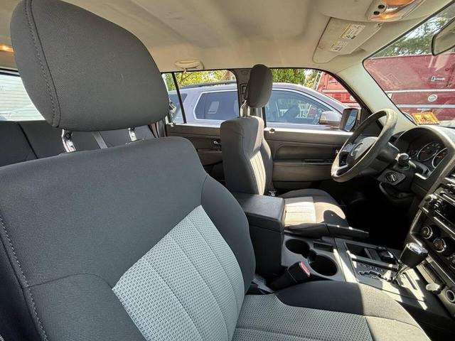 Photo of 2010 Light Sandstone Metallic Clearcoat Jeep Liberty