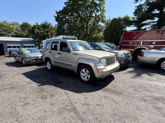 Photo of 2010 Light Sandstone Metallic Clearcoat Jeep Liberty