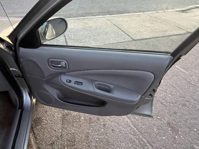 Photo of 2006 Beige Nissan Sentra