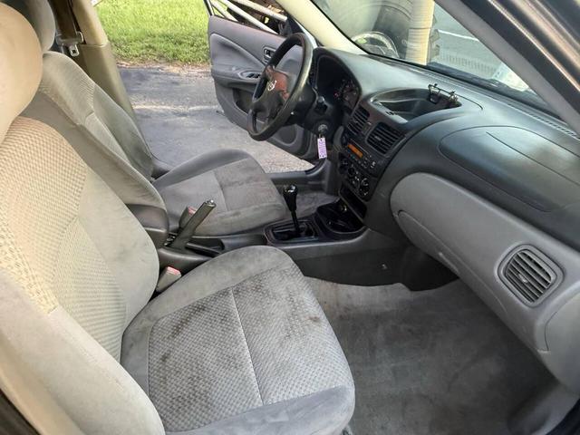 Photo of 2006 Beige Nissan Sentra