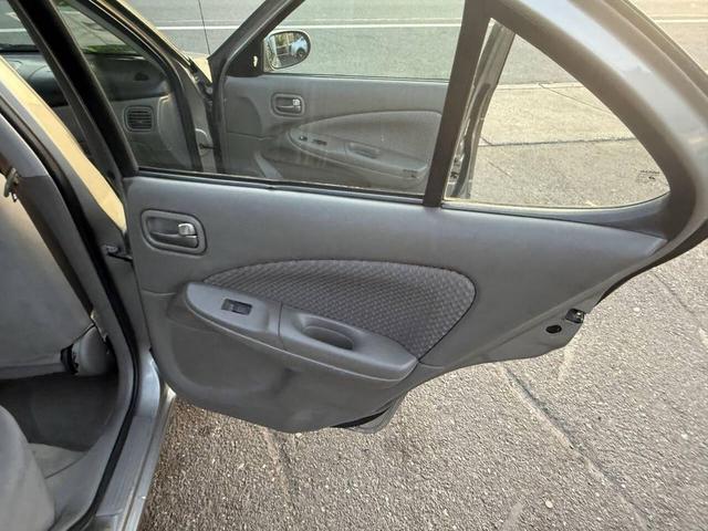 Photo of 2006 Beige Nissan Sentra