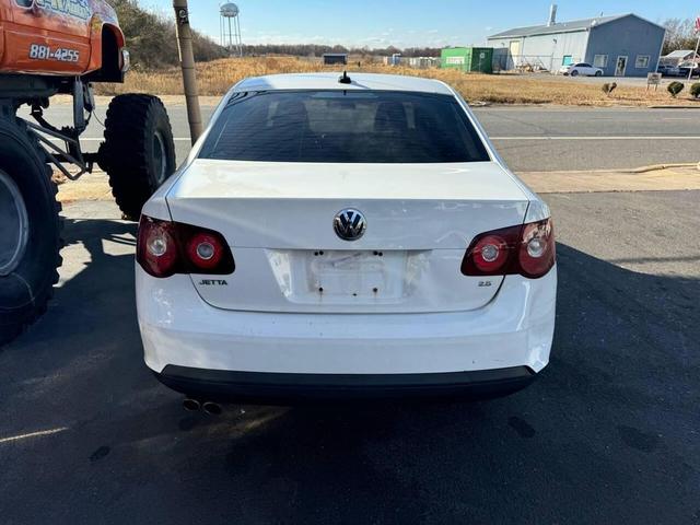 Photo of 2010 Candy White Volkswagen Jetta